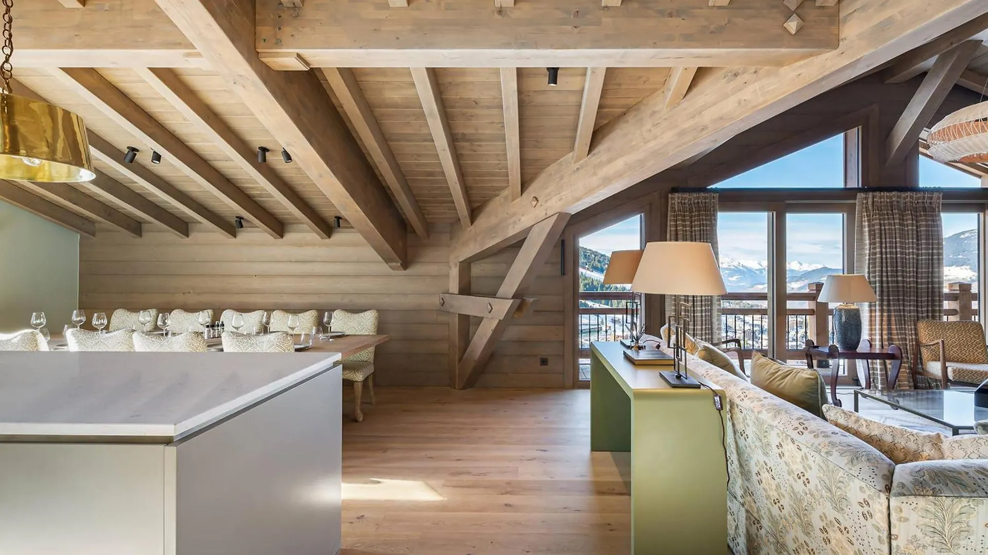 Luxueux Appartement Au Centre De Courchevel 1650 - 5 Chambres, Proche Pistes Et Remontees - Fr-1-563-3 0*,  France